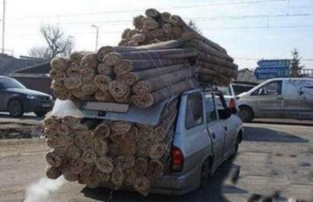 Afacere cu covoare în mașină. Polițiștii botoşăneni într-o acţiune pentru combaterea faptelor antisociale comise de infractorii voiajori