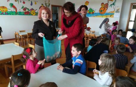 Cadouri de Paște din partea social-democratelor din municipiul Botoșani - FOTO