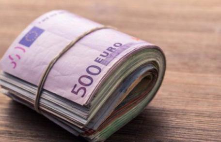 Lovitură pentru românii din afară care trimit bani în țară. Anunțul făcut de ministrul Finanțelor!