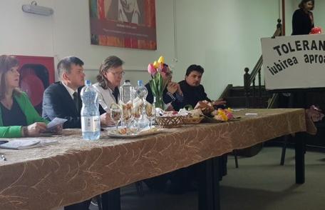 Simpozion județean „Toleranța - iubirea aproapelui” la Școala Gimnazială „Mihail Sadoveanu” Dumbrăvița - FOTO