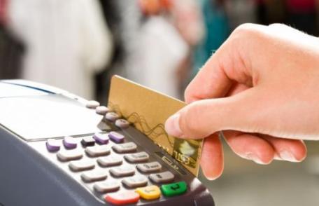 Trei situații în care să nu plătești niciodată cu cardul