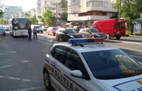 Accident grav în Iaşi. O femeie însărcinată a fost lovită de o maşină pe trecerea de pietoni