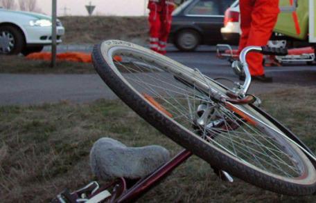 Biciclist în stare de ebrietate accidentat de un șofer imprudent
