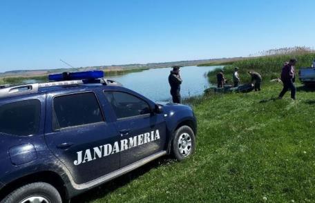 Pescari sancționați de jandarmi pentru pescuit în perioada de prohibiție