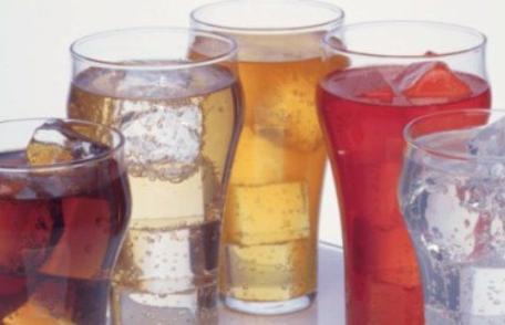 Otrava asta îţi distruge oasele, însă o bei în fiecare zi! Sigur nu ştiai asta!