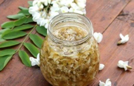 Dulceaţă flori de salcâm