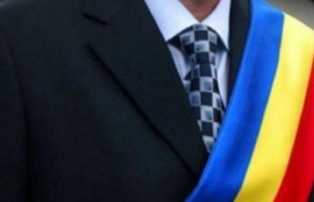 Primar din județul Botoșani trimis acasă de prefect