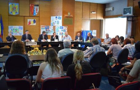 Întâlnire între finanţatori şi potențialii beneficiarii de fonduri europene prin PNDR, găzduită de Instituţia Prefectului - FOTO