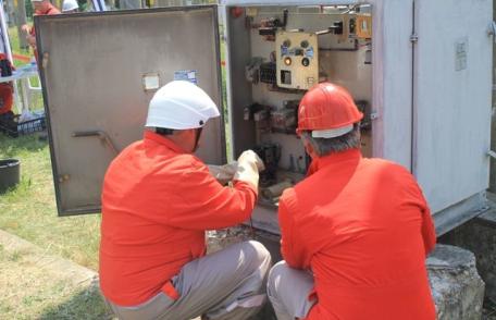 Doi electricieni din județul Botoșani vor intra in competiţie pentru „Trofeul Electricianului”