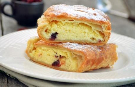 Strudel cu brânză dulce