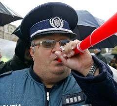 Propunere legislativă: Poliţiştii burtoşi să fie concediaţi