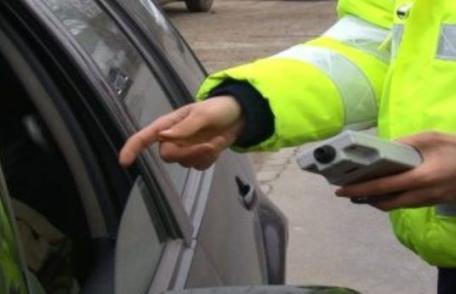 Doi șoferi prinși conducând sub influența alcoolului în Dorohoi