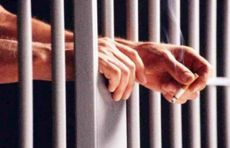 Bărbat de 33 de ani condamnat la 4 ani de închisoare pentru contrabandă cu ţigări