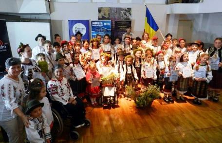 Sărbătoarea iei românești, unită în cântec cu sărbătoarea gustului tradiţional - FOTO