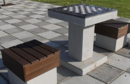 Scandal în parc, la mesele de şah