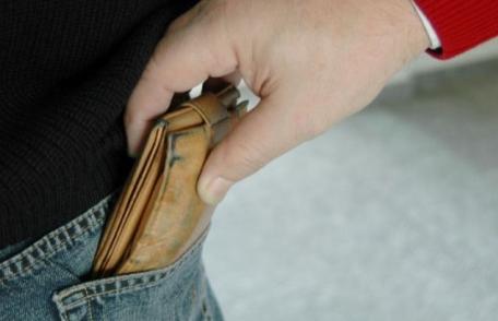 Buzunărit în apropierea Pieţei Centrale