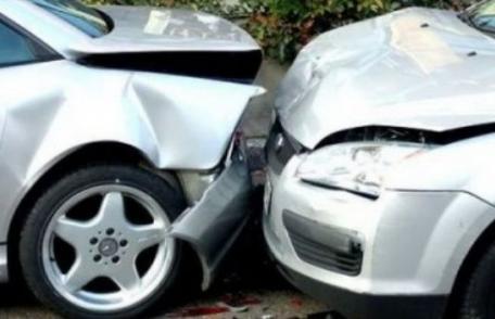 Accident rutier rezultat cu rănirea unui minor după ce un șofer nu s-a asigurat la schimbarea direcției de mers