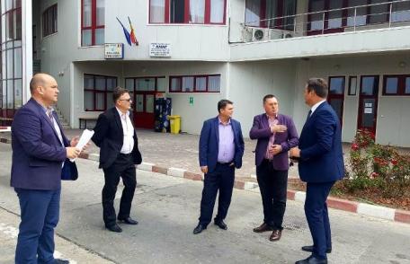 Vizită în punctele de trecere a frontierei din judeţ, în contextul riscului aparţiei pestei porcine africane - FOTO