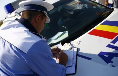 Trei infracțiuni dintr-un foc. A condus beat o mașină neînmatriculată și a produs un accident