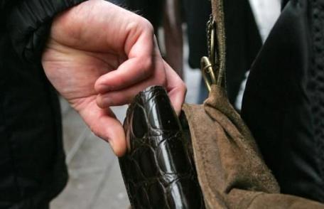 În sfârșit! Poliția a arestat un hoț de buzunare la Botoșani