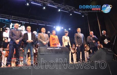 Gânduri transmise dorohoienilor la ceas aniversar de oficialități locale, județene și naționale - FOTO