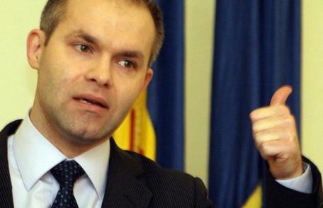 Dictare la liceu, alfabetizare la gimnaziu şi lectură la clasele I-IV 