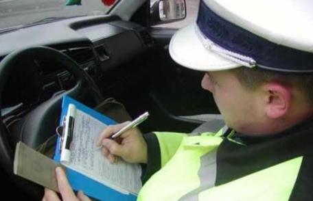 După ce a fost depistat conducând o mașină fără a deține permis și a făcut scandal la spital s-a ales cu o amendă record și un mandat de reținere