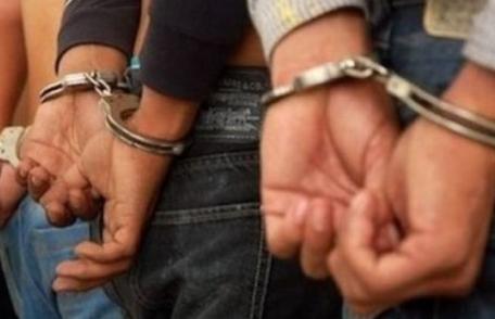 Trei tineri „neliniștiți” au agresat un botoșănean în vârstă de 43 de ani