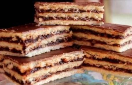 Prăjitură cu gem și nucă (de post)