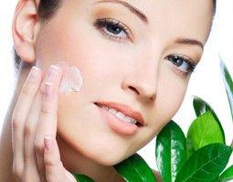 Paşi esenţiali în demachierea zilnică