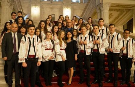 „O zi în Parlamentul României” - Premiu Special oferit elevilor dorohoieni - FOTO