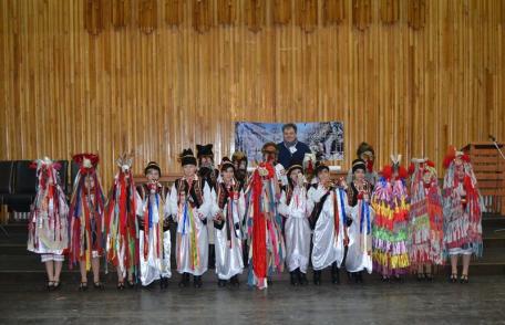 Premiul I pentru Ansamblul „Mugurelul – Stejărelul” la Festivalul Național „Cum e datina străbună” - FOTO