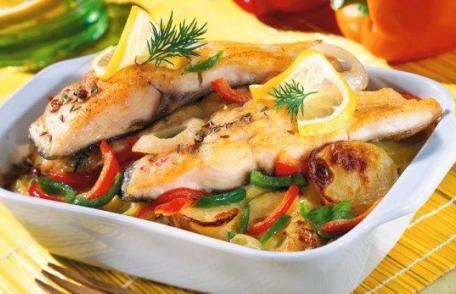 Pește cu legume la cuptor
