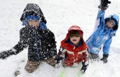 Elevii au parte de una dintre cele mai lungi vacanţe de iarnă din ultimii 18 ani. Câte zile libere urmează!