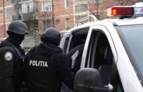 Descinderi cu mascații la domiciliile unor hoți din Vorniceni. Au furat bunuri de mii de lei dintr-o casă nelocuită