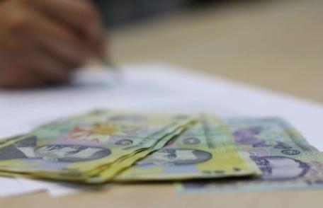 E oficial! Toți bugetarii vor primi bani în plus la salariu! Când se va întâmpla