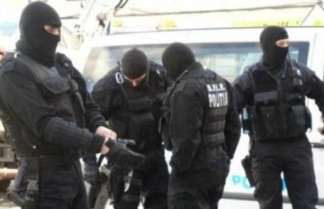 Percheziții la Pomîrla: Ce au găsit polițiștii în urma descinderilor!