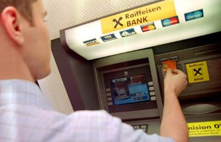 Cardurile Raiffeisen nu funcționează în noaptea de sâmbată spre duminică