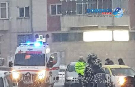 Accident în centrul municipiului Dorohoi! Un tânăr de 20 de ani a ajuns la spital - FOTO