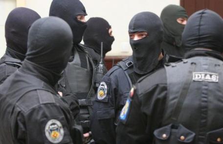 Percheziții la hoți de buzunare! Trei bărbați reținuți pentru 24 de ore