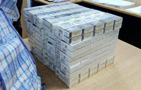 Tigări de contrabandă, ascunse în bagaje, confiscate la frontieră