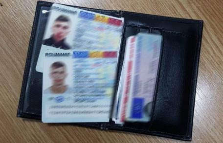Opt cărţi de identitate false, descoperite la Punctul de Trecere a Frontierei Stânca - FOTO