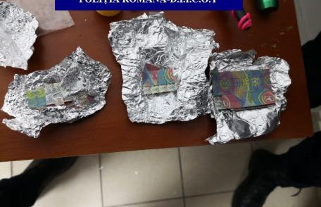 Dosar penal pentru doi tineri din Botoșani pentru deținere de cocaină și cannabis - FOTO