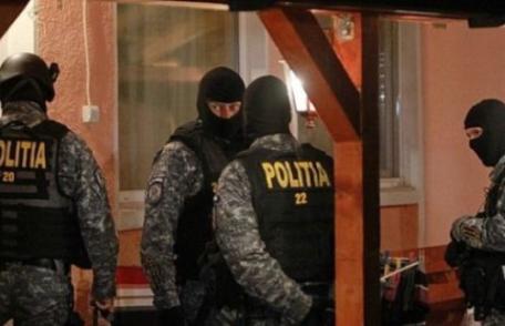 Percheziţii la Săveni şi Avrămeni. Ţigări de contrabandă confiscate de poliţişti