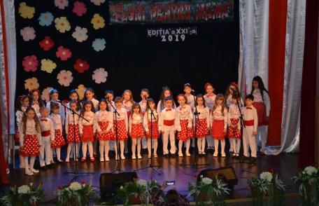 Concertul omagial „Flori pentru mama” 2019 – Prima parte: muzică ușoară și dans modern - FOTO