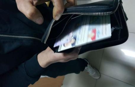 Trei cărţi de identitate româneşti şi un permis de conducere moldovenesc false, descoperite la un control la Vama Stânca