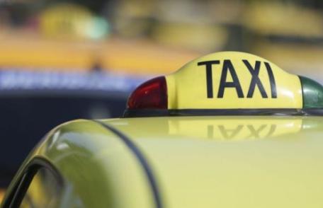 Doi clienți au bătut un taximetrist apoi i-au furat maşina. Vezi de la ce a pornit totul