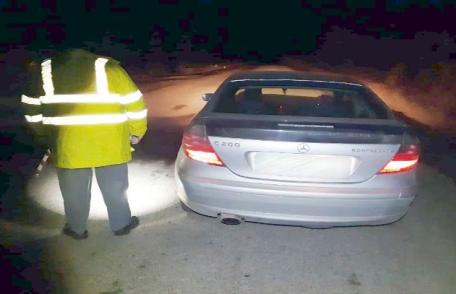 Mercedes oprit în toiul nopții de poliţiștii de frontieră dorohoieni. Ce au descoperit polițiștii