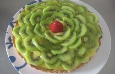Tartă cu kiwi