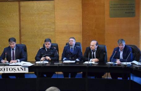 Instruiri cu primarii şi secretarii din judeţ în vederea organizării alegerilor europarlamentare - FOTO